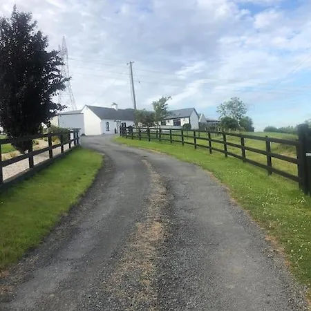 Cheerful 3 Bedroom Country Farm House Ennis Exterior photo