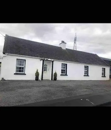 Cheerful 3 Bedroom Country Farm House Ennis Exterior photo