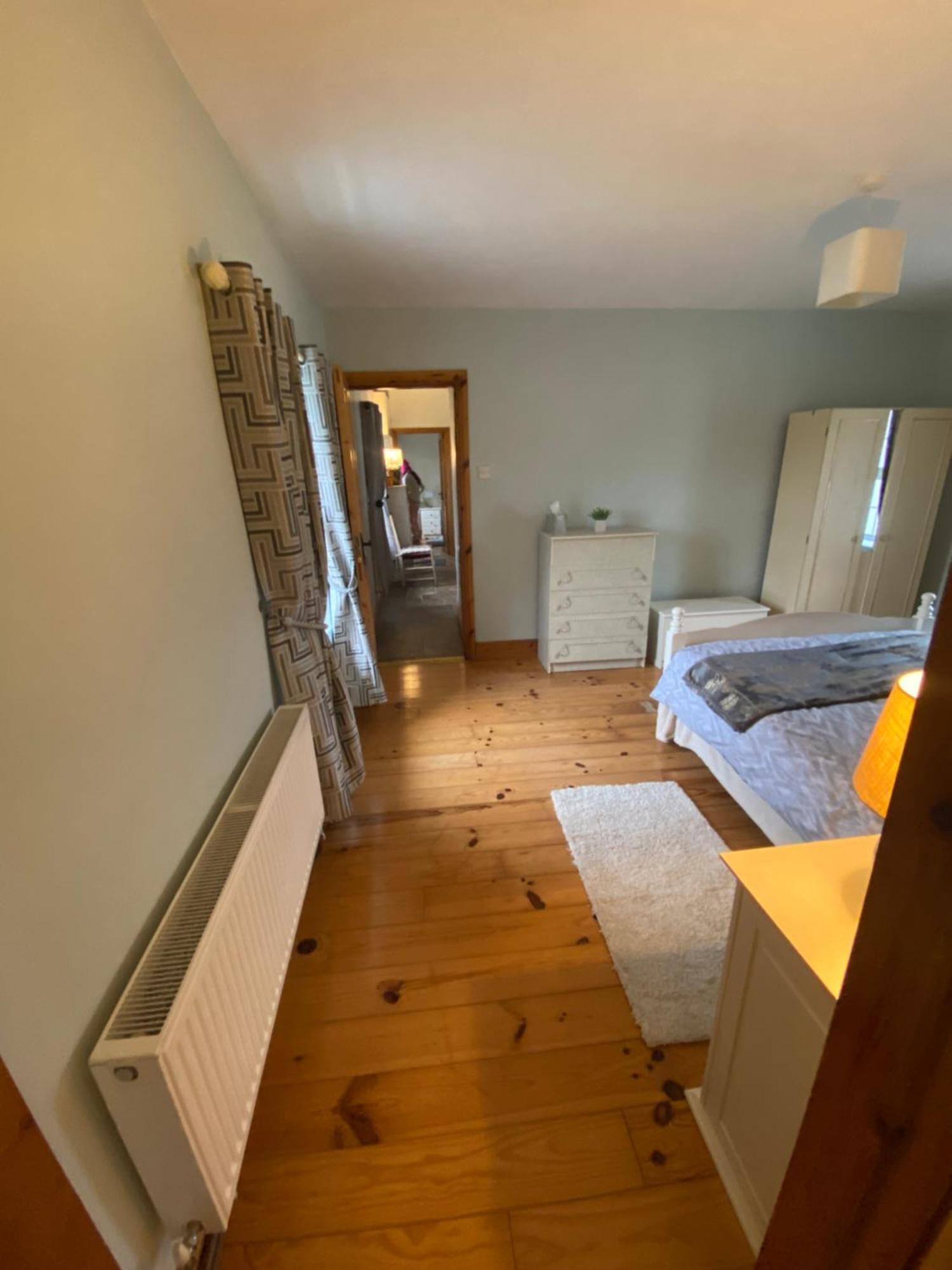 Apartment Cheerful 3 Bedroom Country