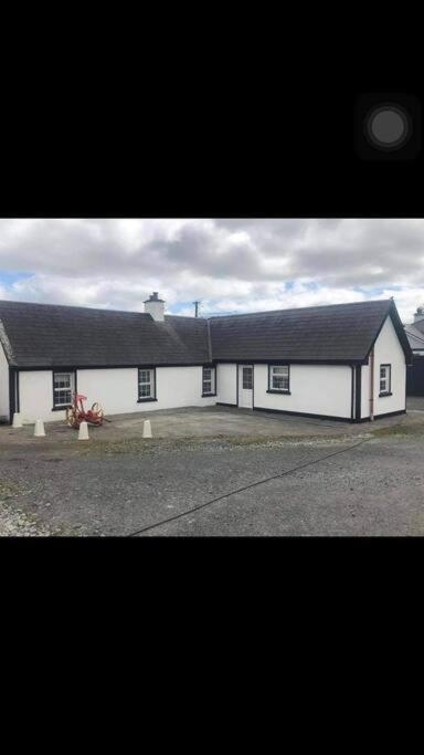 Cheerful 3 Bedroom Country Apartment